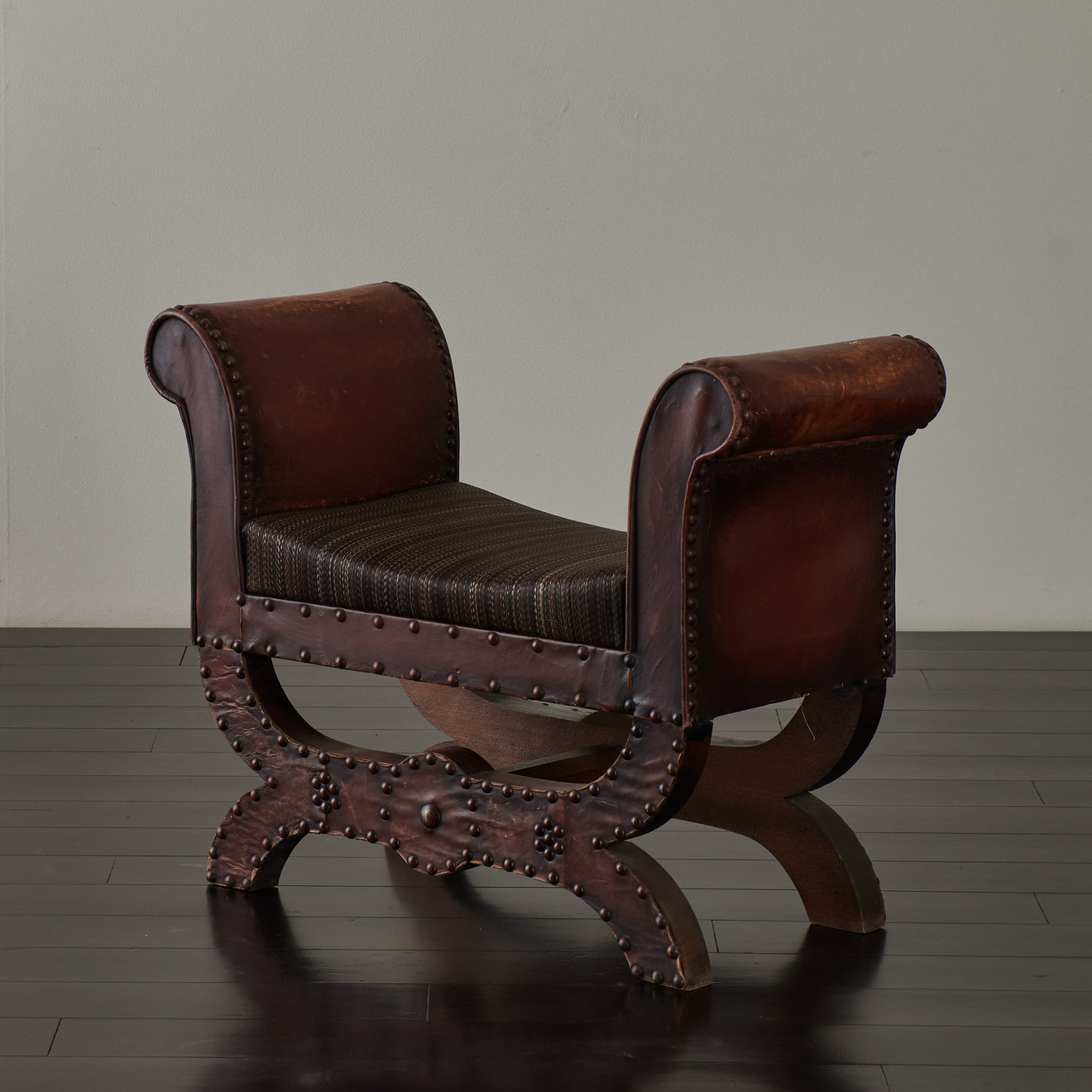 LEATHER AND HORSEHAIR FOOT STOOL